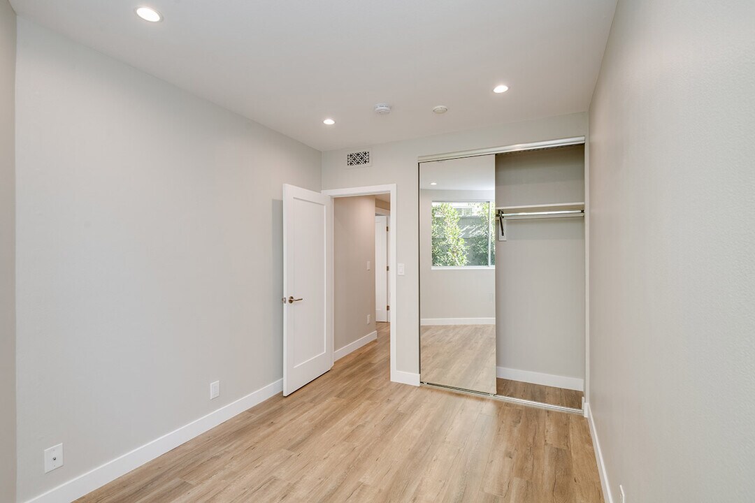 842 11th St in Santa Monica, CA - Building Photo