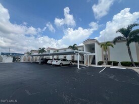 1615 SE 46th Ln in Cape Coral, FL - Building Photo