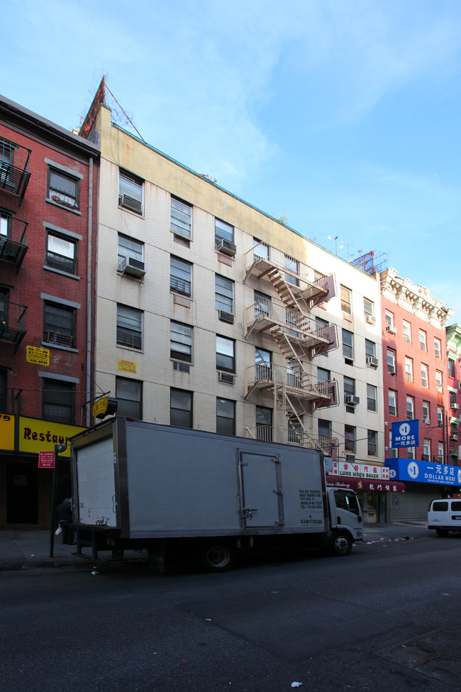 83 Mulberry St in New York, NY - Building Photo - Building Photo