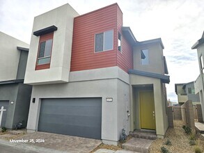 4371 Sunburst Spg Ave in Las Vegas, NV - Foto de edificio - Building Photo