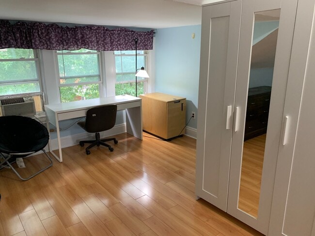 746 Broughton St, Unit 3A 3B in Pittsburgh, PA - Building Photo - Building Photo