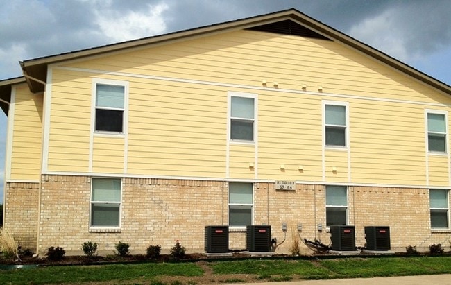 Red Oak Apartments in Red Oak, TX - Foto de edificio - Building Photo