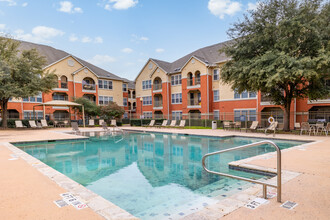 The Alhambra - Old in San Antonio, TX - Building Photo - Building Photo