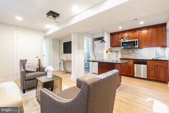 113 Madison St NW in Washington, DC - Foto de edificio - Building Photo