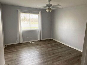 4202 Central Rd, Unit 1B in Glenview, IL - Building Photo - Building Photo