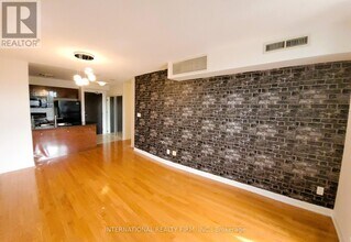 5793 Yonge St in Toronto, ON - Building Photo - Building Photo