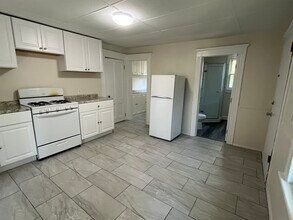 42 E Albert St in Torrington, CT - Building Photo - Building Photo