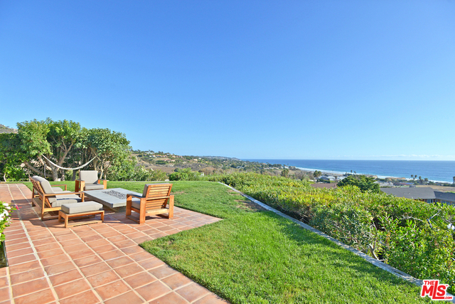 6249 Tapia Dr in Malibu, CA - Building Photo