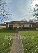 940 Pebblebrook Dr in Montgomery, AL - Building Photo