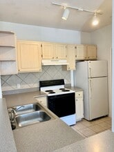1375 Lake Shadow Cir in Maitland, FL - Building Photo - Building Photo