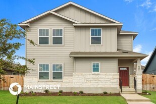 901 East St in Hutto, TX - Building Photo