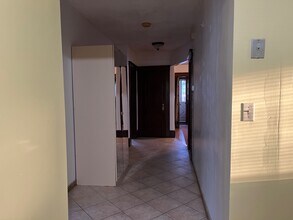 10 Hill St, Unit 1 in Somerville, MA - Building Photo - Building Photo