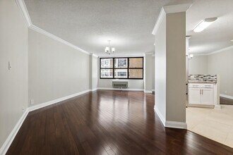 7002 JFK Blvd E in Guttenberg, NJ - Building Photo - Building Photo