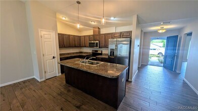 5333 W Customer Ct in Lecanto, FL - Building Photo - Building Photo