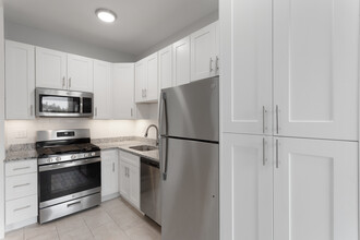 7600 N Sheridan Rd in Chicago, IL - Building Photo - Building Photo