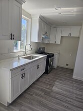 16222 S Ainsworth St, Unit 1 in Gardena, CA - Foto de edificio - Building Photo