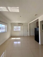 560 NE 67th St in Miami, FL - Building Photo - Building Photo