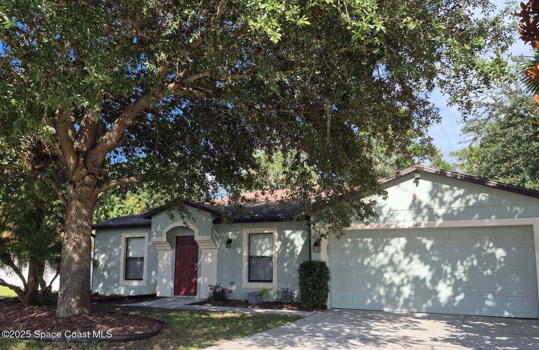 203 Reading Ave in Titusville, FL - Building Photo