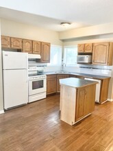 628-656 Avenue SW in Calgary, AB - Building Photo - Building Photo
