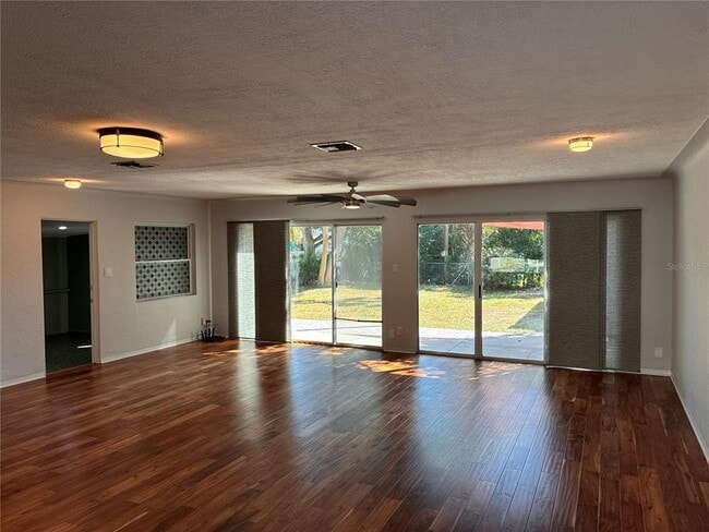 5826 20th Ave S in Gulfport, FL - Building Photo - Building Photo