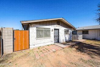 2226 W Heatherbrae Dr in Phoenix, AZ - Building Photo - Building Photo