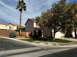 9536 Kelly Creek Ave in Las Vegas, NV - Foto de edificio - Building Photo