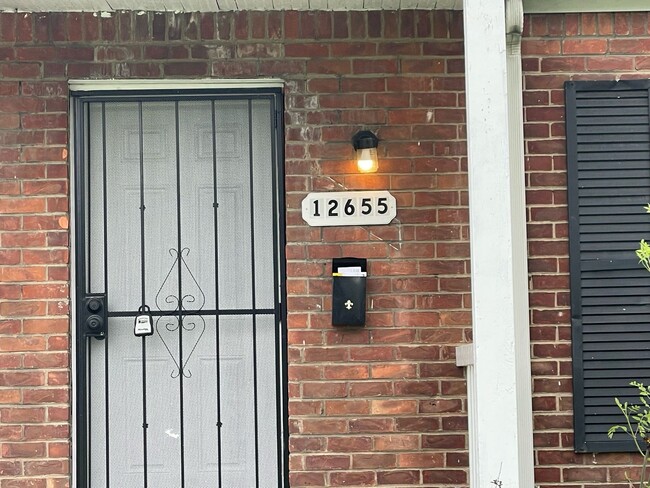 12655 Kelly Rd in Detroit, MI - Building Photo - Building Photo