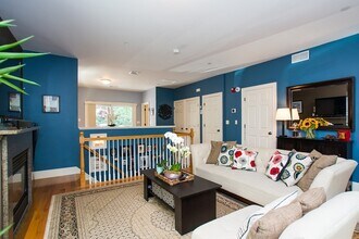 111 Pleasant St in Boston, MA - Building Photo - Building Photo