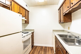 Foxcroft Apartments in Nashville, TN - Foto de edificio - Building Photo