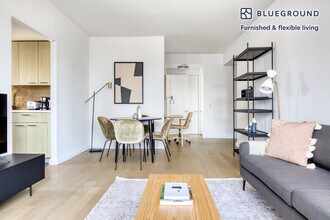 105 Duane St in New York, NY - Building Photo - Building Photo