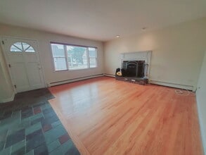 12 Palmer St in Greenwich, CT - Building Photo - Building Photo