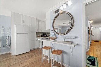 8743 Thomas Dr in Panama City Beach, FL - Foto de edificio - Building Photo