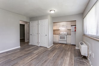 Southmont Apartments in Knoxville, TN - Building Photo - Interior Photo