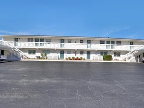 2186 Jimmy Buffett Mem Hwy in Indian Harbour Beach, FL - Building Photo - Building Photo