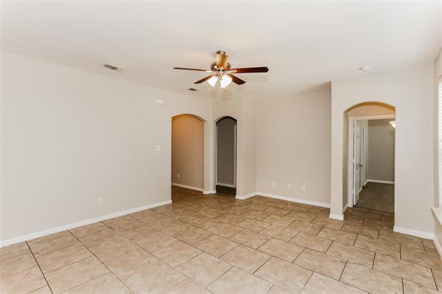 284 Edison Ln in Crowley, TX - Building Photo - Building Photo