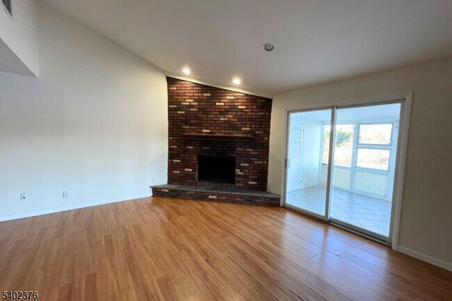 306 Lake Shore S in Montague, NJ - Building Photo - Building Photo