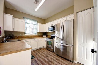 6143 Seminole Gardens Cir in Riviera Beach, FL - Building Photo - Building Photo