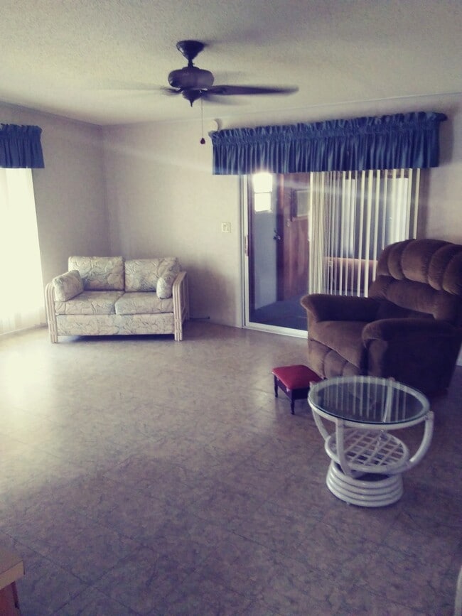 1971 Crystal Ln