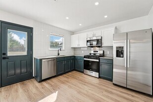 429 Atlantis in Kyle, TX - Building Photo