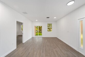 1597 NW 29 Rd in Gainesville, FL - Building Photo - Building Photo