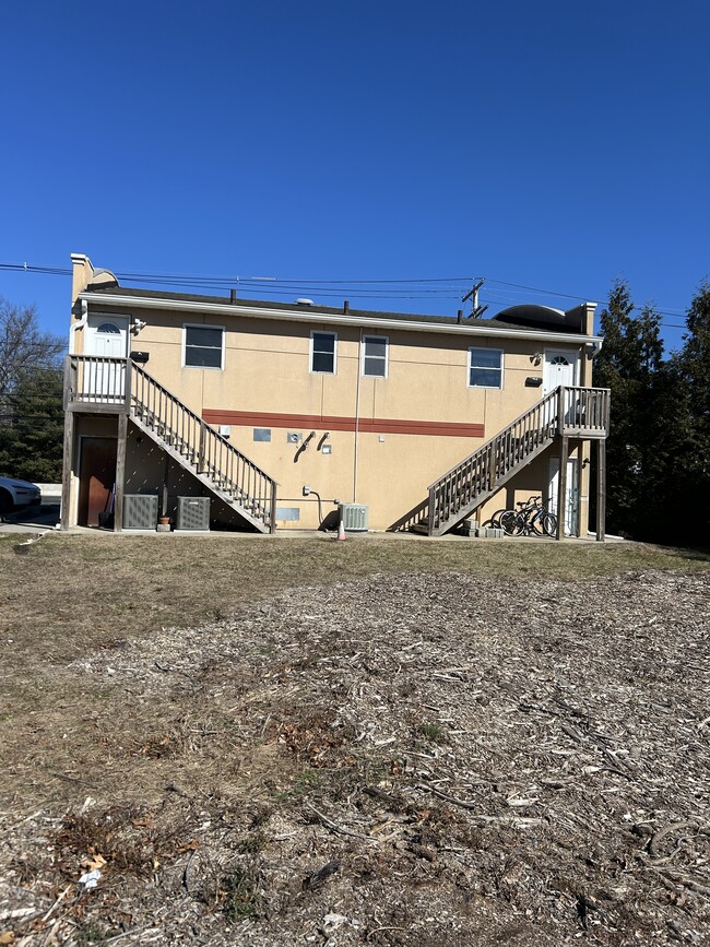 264 Highway 35, Unit A in Eatontown, NJ - Foto de edificio - Building Photo