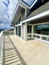 956 Kaluanui Rd in Honolulu, HI - Building Photo - Building Photo