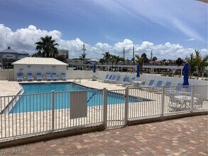 6900 Estero Blvd in Fort Myers Beach, FL - Foto de edificio - Building Photo