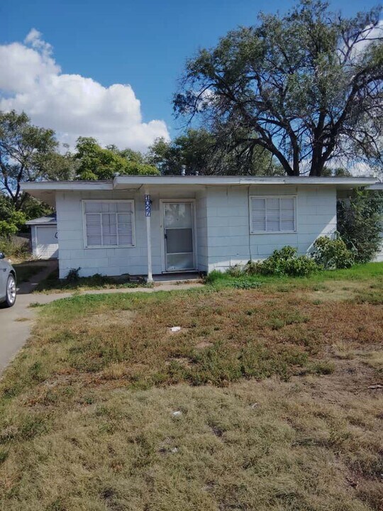1027 Pryor St in Amarillo, TX - Building Photo