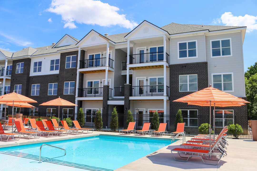 Broadwood in Whitehall, OH - Foto de edificio