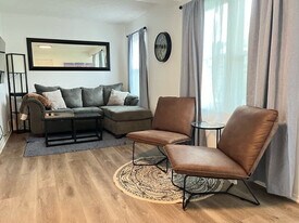 27385 Park Ct in Madison Heights, MI - Building Photo