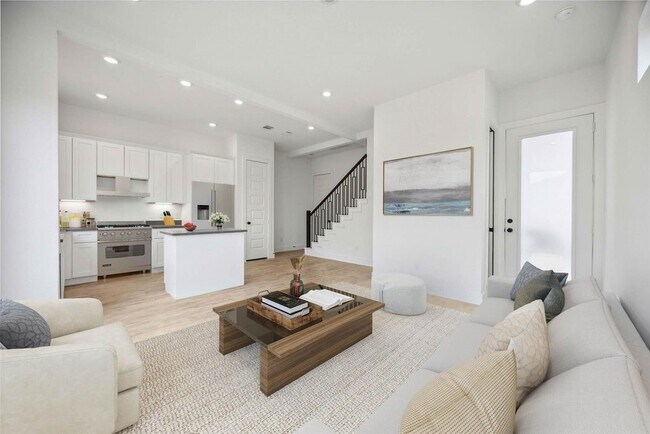 8103 Calhoun Rd in Houston, TX - Building Photo - Building Photo