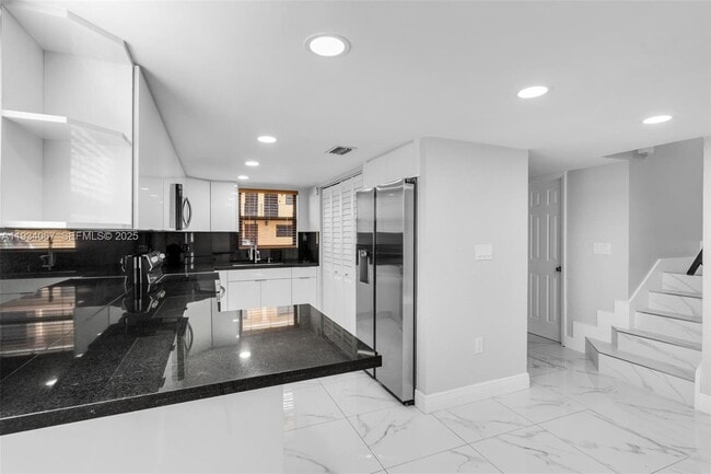 5061 W 12th Ln in Hialeah, FL - Building Photo - Building Photo