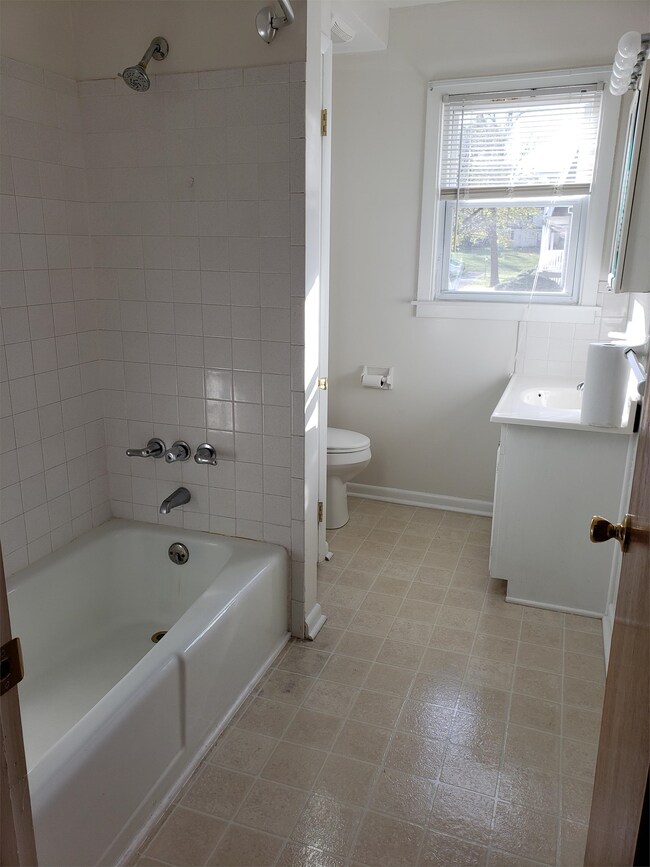 5015 Trent Rd-Unit -1 in Harrisburg, PA - Building Photo - Building Photo