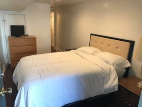 127 N Patterson Park Ave in Baltimore, MD - Foto de edificio - Building Photo